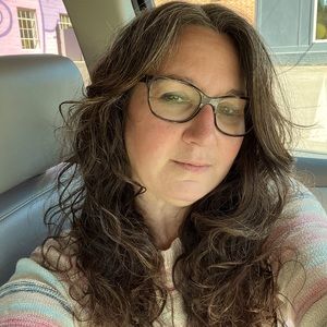 Meet your Posher, Angela